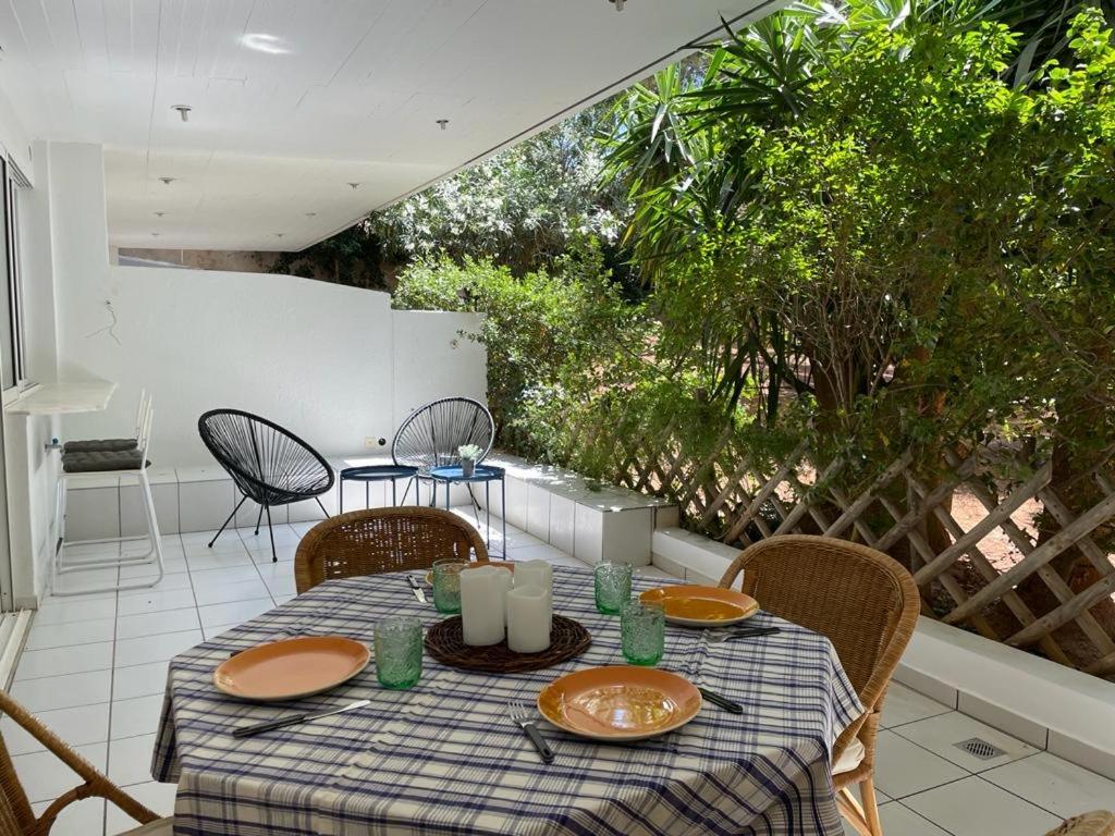 Vouliagmeni'S Secret Garden Near The Sea Διαμέρισμα Αθήνα Εξωτερικό φωτογραφία
